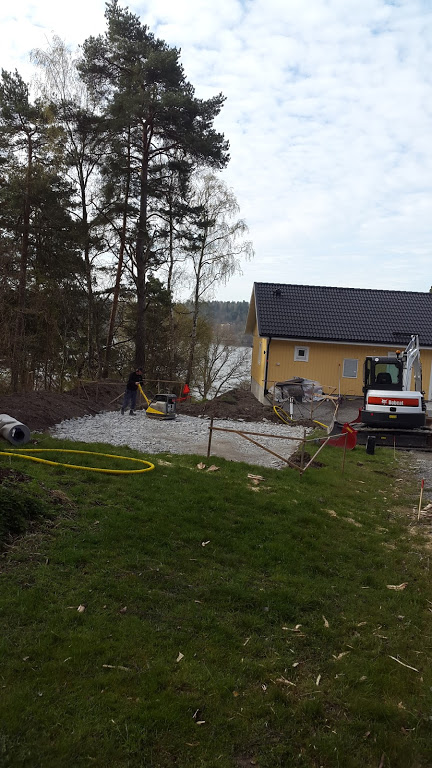 Howqvist arbetar med en garagegrund